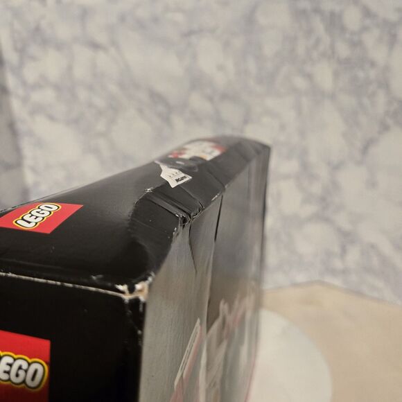 Lego Icon 10330 McLaren MP4/4 & Ayrton Senna F1 Model Race Car - Picture 7 of 10